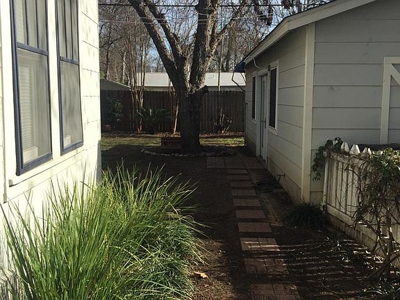 Side view Main house/Studio