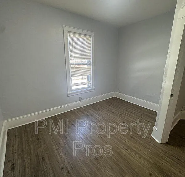 3373 N Richards St — Photo 5