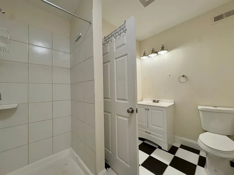 Apartment Units with In-Unit Laundry in Downtown Baltimore, MD! — Photo 24
