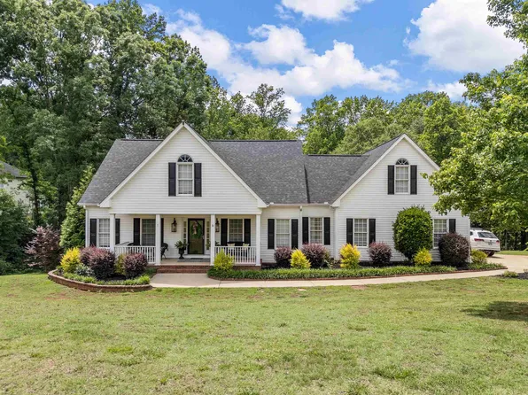 379 Shallowford Dr, Boiling Springs, SC 29316
