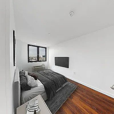 5th image of 874 Willoughby Ave #711