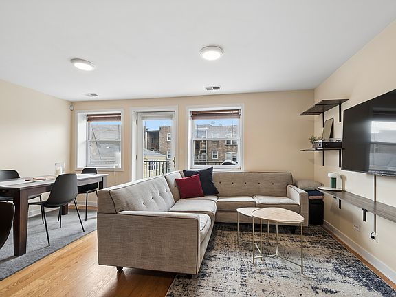 4th image of 2501 W Bryn Mawr Ave APT 305