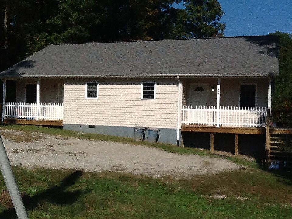 2nd image of 120 Lily Dr