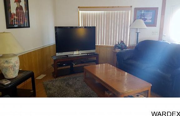 4th image of 652 Oak Ave