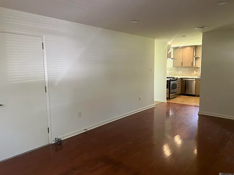 8082 Sholar Dr — Photo 4