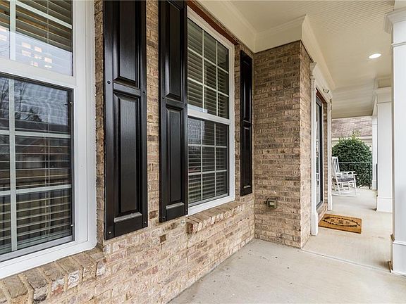 5th image of 141 Susobell Pl