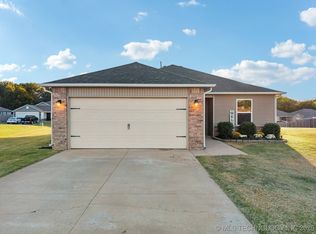 1524 S 29th Ct, Broken Arrow, OK 74014