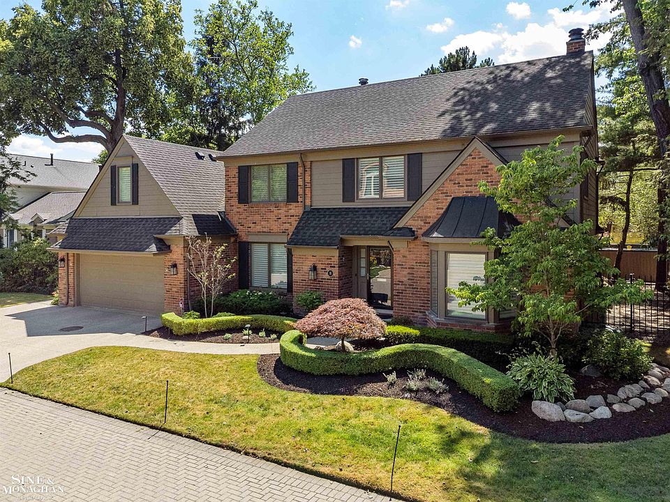 1st image of 11 Sycamore Ln