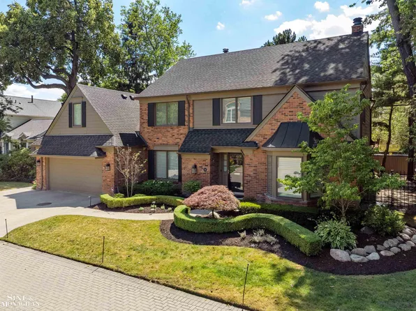 11 Sycamore Ln, Grosse Pointe, MI 48230