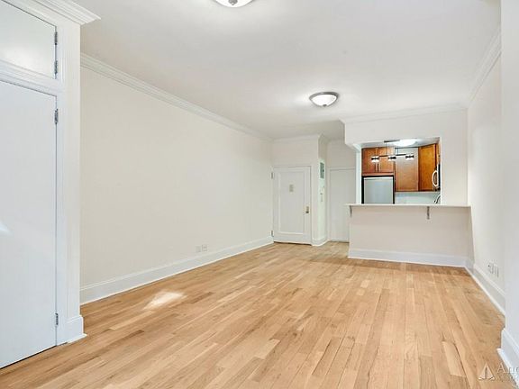 3rd image of 417 W 56th St APT 3A