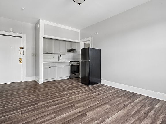 4th image of 159 Jacoby St APT 18