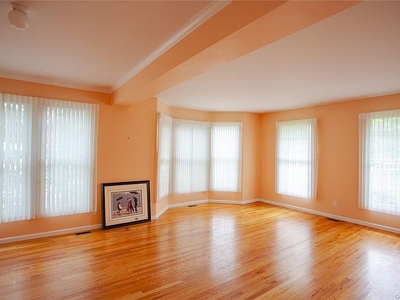 4th image of 1809 Casey Ct