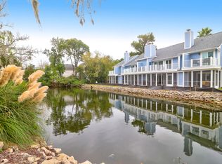 851 Sandlake Dr APT F, Mount Pleasant, SC 29464