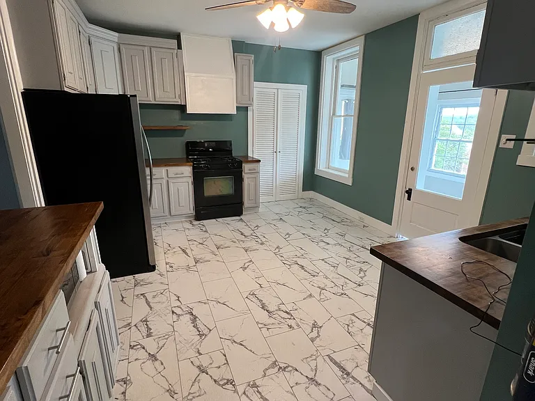 610 S Main St — Photo 21