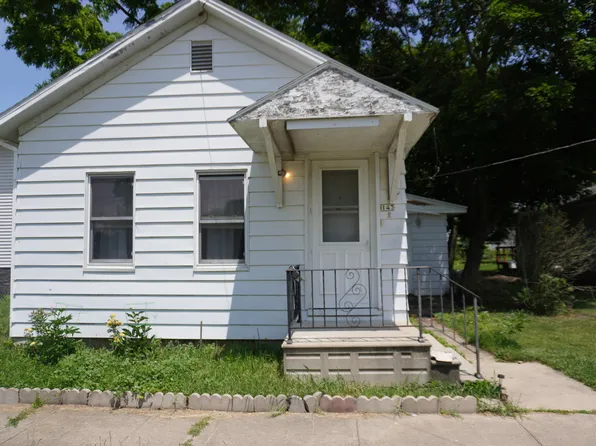143 W Scott St, Seneca, IL 61360