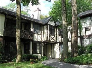 5-2 Tudor Ct, Pleasantville, NY 10570