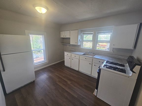 4th image of 910 Sahwatch St APT 4
