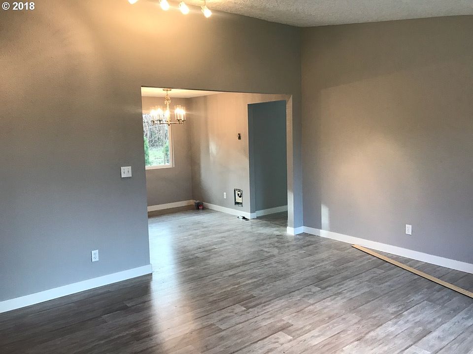 2nd image of 9011 NE 19th Cir