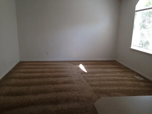 1042 N 200 W #4 — Photo 9