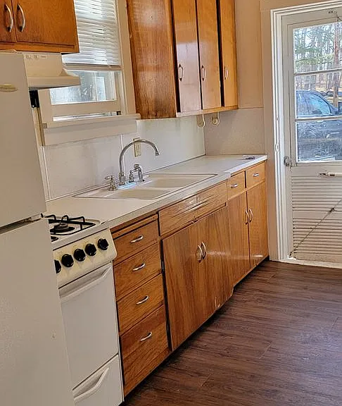 600 S Cedar Ave — Photo 3
