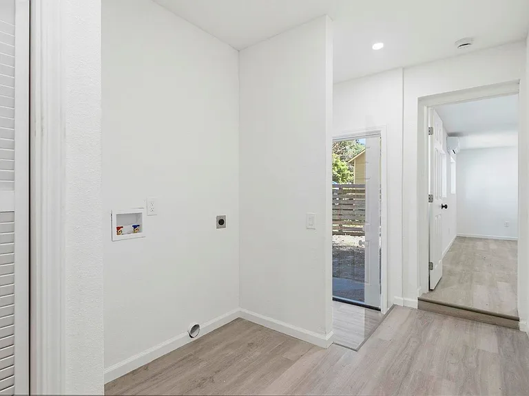 2836 Kilkare Rd — Photo 11