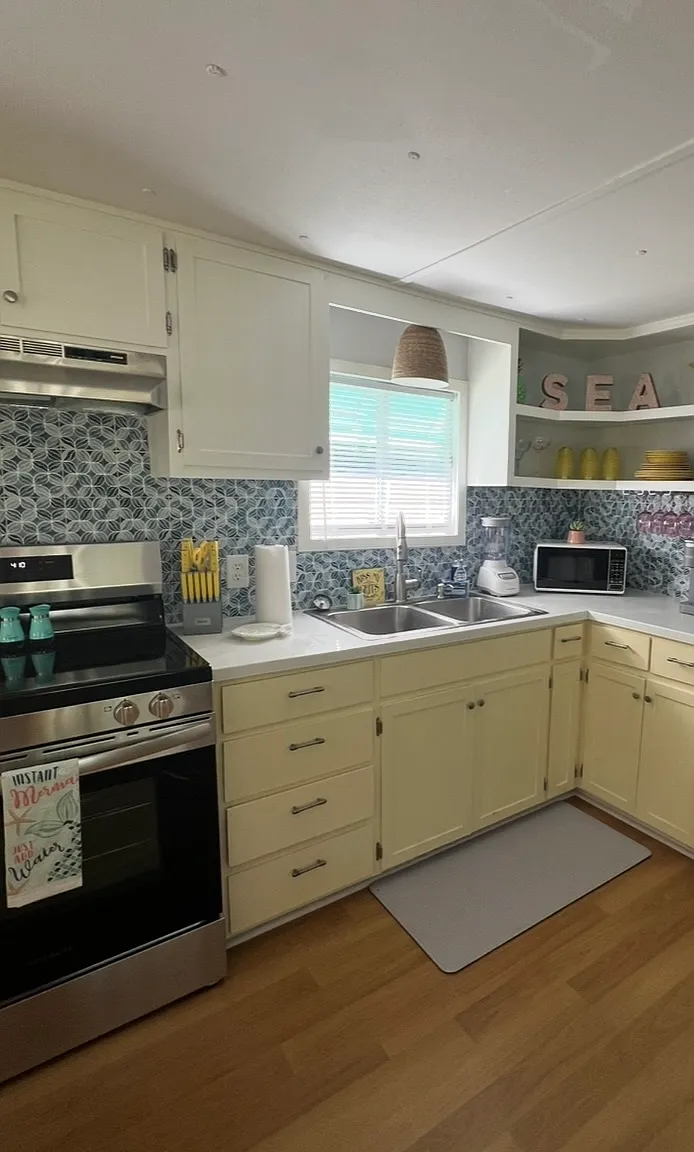 222 Trout St — Photo 4