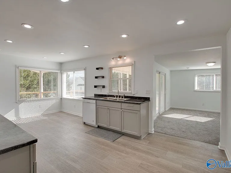 365 NE Morris Rd — Photo 12