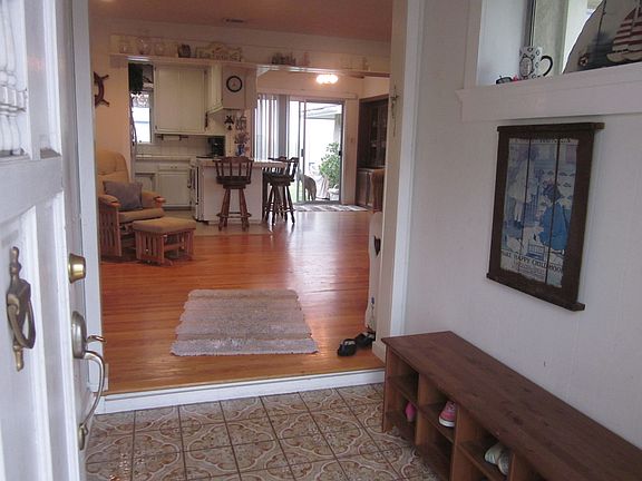 2nd image of 6909 Henrilee St