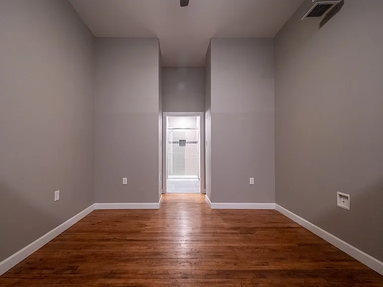 3800 Euclid Ave #105 — Photo 17