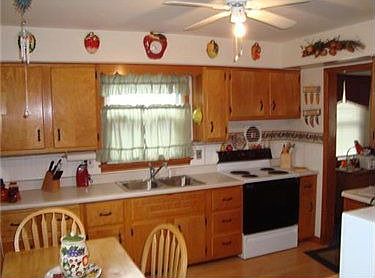2nd image of 1042 Evergreen Dr