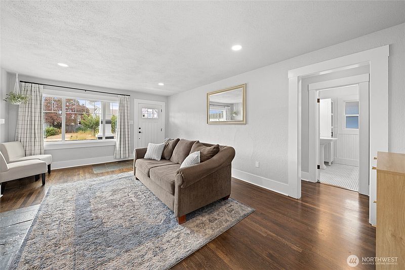 5th image of 6243 S Warner Street