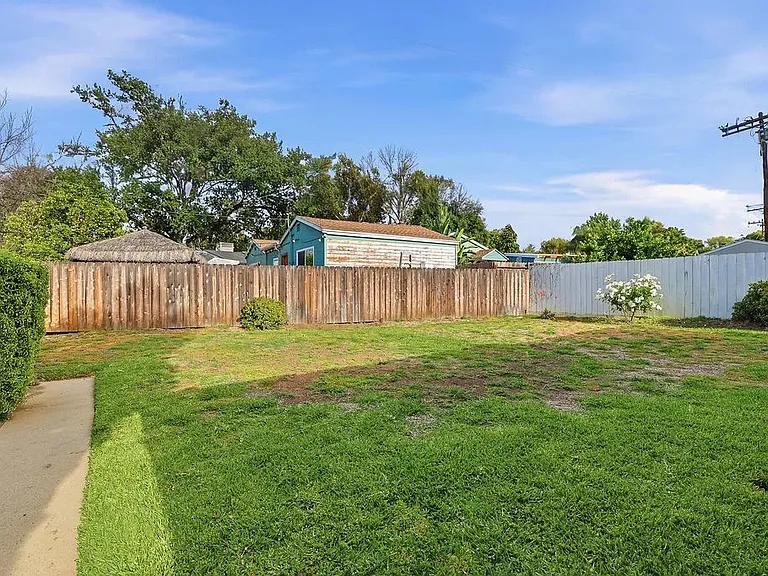 4958 Canoga Ave — Photo 20