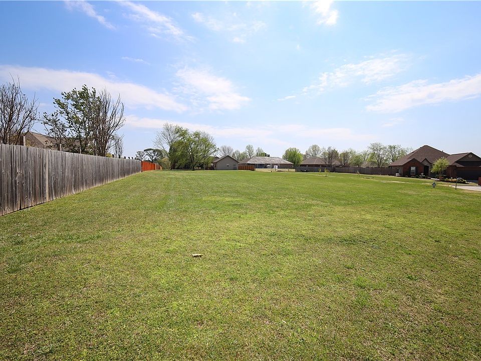2nd image of 3 Ridge Point Ct #26