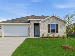 2022 E Toledo St, Broken Arrow, OK 74012