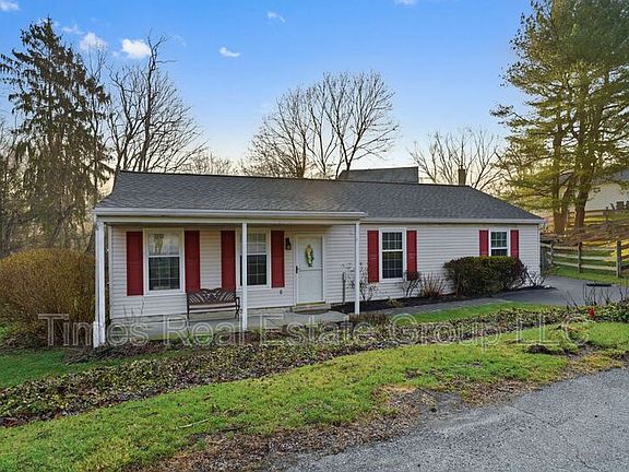 5th image of 136 Brookfield Ct