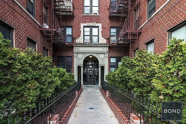 Rented by Bond New York | media 11