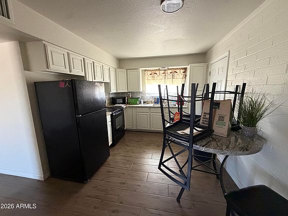 5th image of 127 W CALDWELL Street