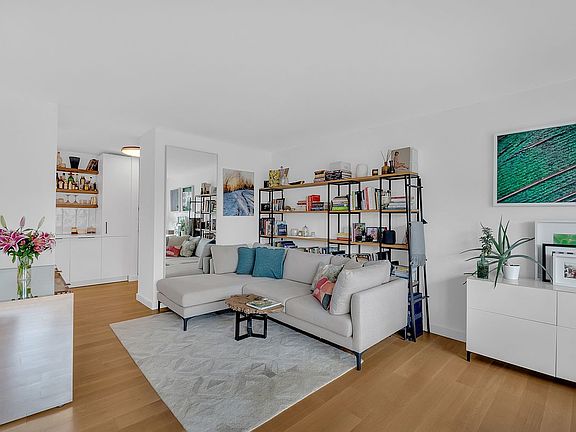2nd image of 165 W End Ave APT 26L