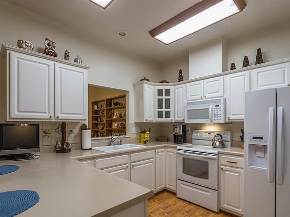 5th image of 2426 N Stonelake Cir