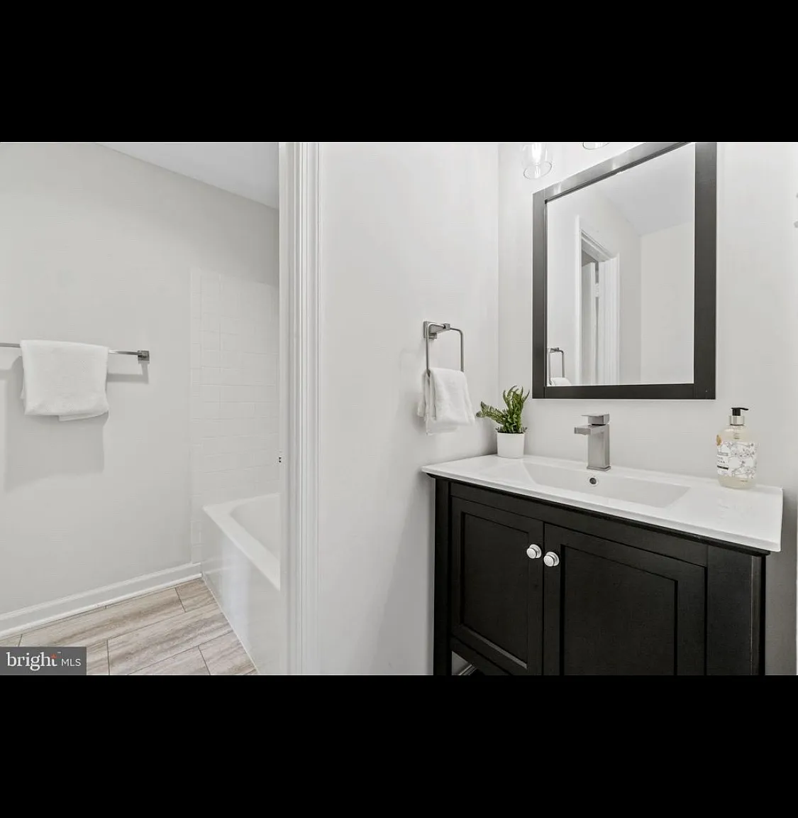 4 bed, 4.5 bath, 2400 sqft, $1,600 — Photo 3