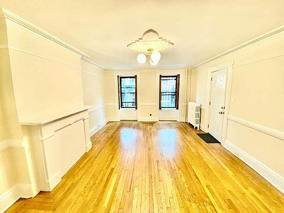 2nd image of 388 8th St APT 1