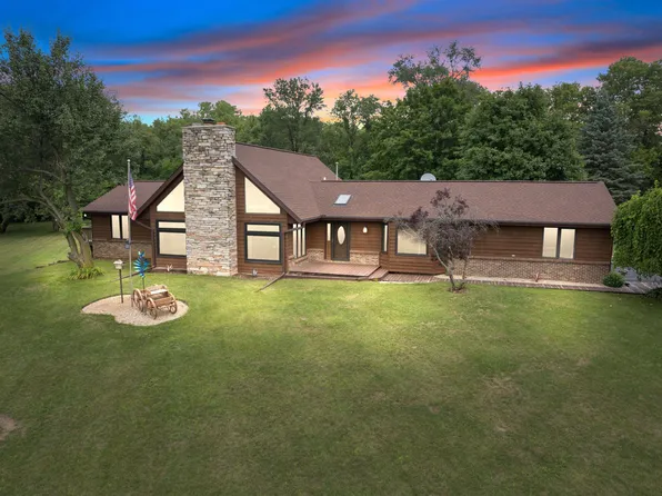 9680 Belvidere Rd, Roscoe, IL 61073