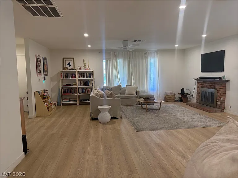 3611 Rosewood St — Photo 27