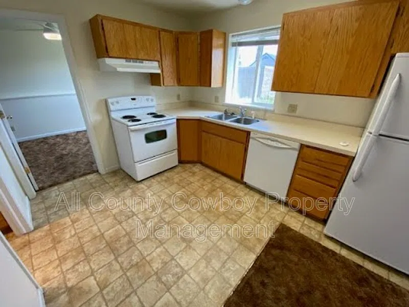 Building Photo - 509 E Curtis St #101