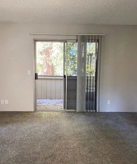 Sierra Woods Apartments — Photo 18