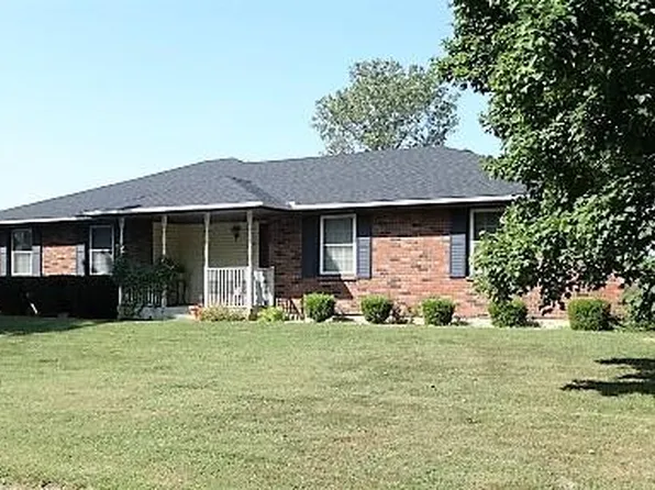 1104 Country Club Dr, Butler, MO 64730