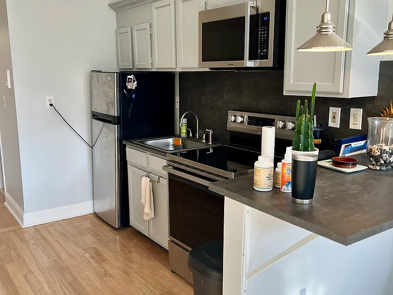 323 Monroe St #3S — Photo 4