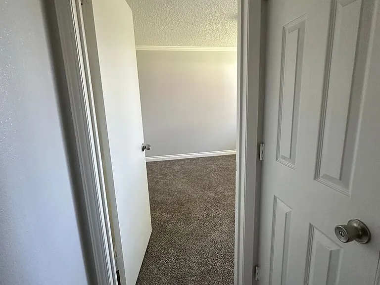 5301 Bel Aire Dr — Photo 9