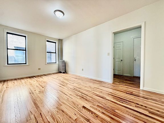 3rd image of 2758 Holland Ave APT 2G
