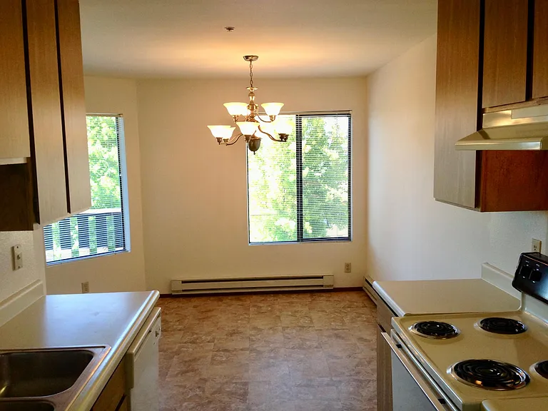 22815 Vermont St — Photo 3